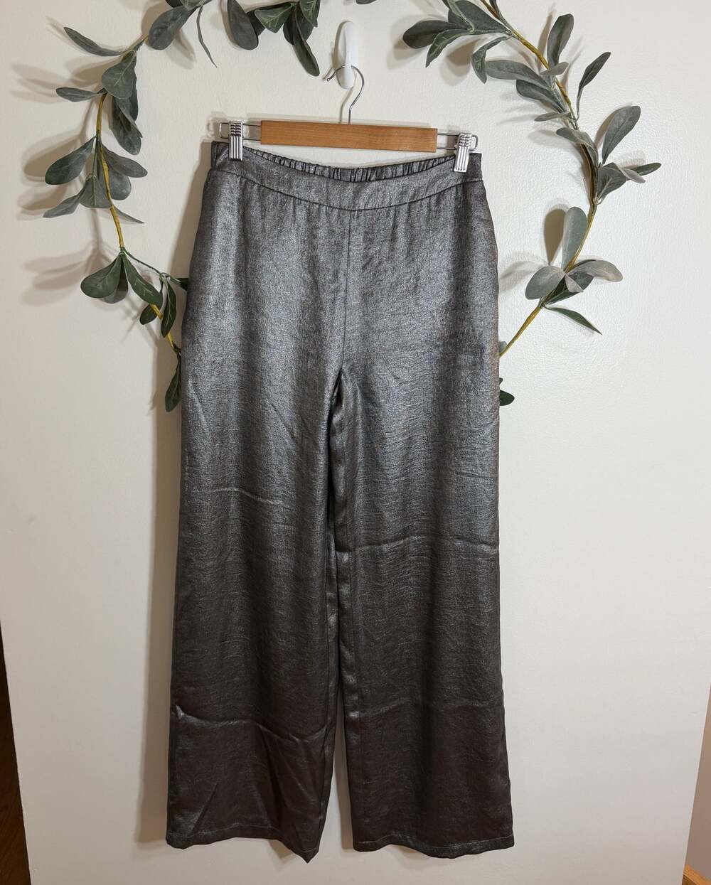 EVEREVE Silver Wide Leg Pants